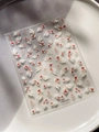 Detalle de pegatinas 3D para uñas de peces koi con elegantes relieves en rojo y dorado - Estilo Koi (YT6268Te)