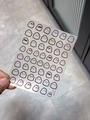 Dettaglio di adesivi trasparenti per unghie con piccoli fantasmi bianchi e simpatici emoji - Simpatiche Espressioni di Fantasmi (YT4519)