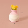 Miniatur-Puppenhaus Blumenvase mit gelben Blüten und grünen Blättern, 3,3 cm Höhe - Gelb Blumig