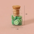Mini bottiglia di vetro con fette di lime verde e tappo di sughero per decorazione casa bambole - Bottiglia di Lime