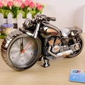 Reloj despertador creativo de moto retro gris metal con detalles dorados para escritorio - Motocicleta Gunmetal Bicolor (PF168A)