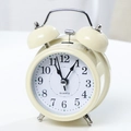 Sveglia classica retrò a doppia campana in metallo bianco crema con quarzo - 3 Pollici / Beige