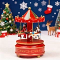 Nahaufnahme einer festlichen Weihnachts-Karussell-Spieluhr mit rot-grünen Details - Weihnachtsrot