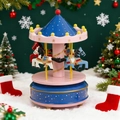 Detailansicht der Karussell-Spieluhr mit Miniaturpferden in festlicher Weihnachtsszene - Punktiert Blau und Rosa
