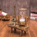 Sablier Tour Eiffel vintage avec base en bois et minuteur à sable blanc rotatif - Sablier Tour Eiffel Rétro