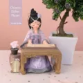 Statuina di ragazza in Hanfu viola che suona la cetra, elegante decoro da tavolo regalo - 120*85*155mm / Viola