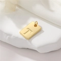 Gouden 14K rechthoekige hanger met gegraveerde letter T en geborstelde metaaltextuur - Echt verguld met hoge kleurretentie / Hoofdletter T (H-12553)