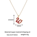 Detalle de colgante letra U de esmalte rojo en cobre bañado en oro de 14K - Colgante Letra W Solo (Sin Cadena)