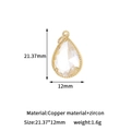 Vista detallada del colgante de circonita en forma de gota con marco de cobre dorado - Forma de gota de agua / Dorado (H-13617 Blanco)