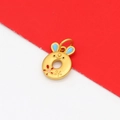 Matgouden konijn hanger met blauwe emaille oren en bloemmotief op tweekleurige achtergrond - Hemelblauwe Emaille Oor Bloemen Konijn (H-9704 Blauw)