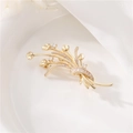 Elegante spilla a fiore dorata con cristalli scintillanti su vassoio di ceramica - Stile Bouquet d'Oro (XZ-207)