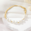 Minimalistisches 14K vergoldetes Wellen-Armband mit sieben runden weißen Perlen - 14K Gold Perlen Gespleißtes Fertiges Armband (CZJQ18-a75)
