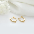 Boucles d'oreilles créoles dorées en U avec zircons et boucle de suspension pour charms - Style Pavé Latéral en U (H-8357)