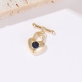 Detail eines 14 Karat Gold-Herzschlosses mit blauem Edelstein und T-Bar Knebelverschluss - Herzschloss-Stil (N-0430) / Blau