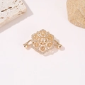 Connecteur mandala doré avec zircons blancs pour la création de colliers de perles DIY - Style Fleur Ajourée (P21671)