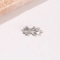 Fermoir nœud argenté pour collier DIY en métal poli avec anneaux de connexion - Fermoir à Fiche Forme Nœud (D1544) / Argent