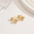 Detail von minimalistischen Doppelball-Ohrsteckern mit polierter Goldoberfläche auf Tablett - Doppelkugel Verbunden Stil (H-9389) / 14K-Gold