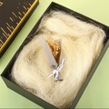 White gift box filler with raffia shredded paper and small dried flower bouquet - 30 g / White