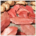 Close-up of preserved red ruscus leaves with clear veins for forest-style DIY decor - Red Leaf / 5g / Red