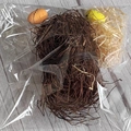 DIY Rattan Vogelnest-Set mit zwei farbigen gesprenkelten Eiern für Gartendekoration - Krötenreben Material Set