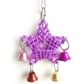 Détail du jouet pour oiseaux en rotin violet avec quatre cloches colorées suspendues - Violet