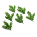Set mit sechs realistischen künstlichen Tannenzweigen für Weihnachtsdeko und Kränze - Dreigabelige grüne Kiefernnadeln