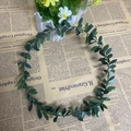 Couronne de feuilles d'eucalyptus pour festivals sur fond de style vintage - Couronne de Feuilles Vertes à Anneau Souple