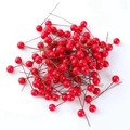 Lebendige rote künstliche Beeren mit biegsamen Drahtstielen für Weihnachtsdekorationen - 1 CM Rote Beeren