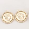 Pendentifs pièces en cuivre plaqué or 14 carats avec zircon et motif de portrait en relief - Style Portrait Rond Pavé de Zircone (H-3821) / Or
