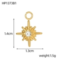 Dettaglio del ciondolo a stella dorata con dimensioni 1,4cm x 1,3cm e zircone cubico - Stile Stella Strass Bianco (HP1373B1)