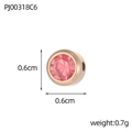 Dettaglio di un ciondolo in oro rosa con pietra rosa sfaccettata e misura di 0,6 cm - Stile Strass Rosa (PJ00318C6)