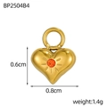 Dettaglio pendente cuore dorato con zircone arancione, dimensioni 0,8 cm per 0,6 cm - Stile Cuore con Motivo a Sole Rosso Arancio (BP2504B4)