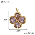 Dettaglio pendente quadrifoglio dorato con cristalli viola cuore, misura 1,2 cm e peso 1,8 g - Stile Quadrifoglio Cuore Fuso Dorato Strass Viola (BP1621B5)