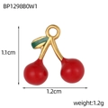 Dettaglio dimensioni del ciondolo a ciliegia di 1,1cm per 1,2cm con finitura dorata - Ciliegia Rossa (BP1298B0W1)