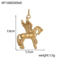 Detailansicht eines goldenen Pegasus-Anhängers 1,9 x 1,7 cm mit matter Oberfläche - Goldener Pegasus-Stil (XP13885D0W0)
