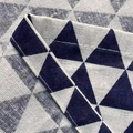Tovaglia minimalista in cotone e lino con motivo geometrico blu e bianco e bordi cuciti - 140*100 / Blu