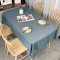 Nappe rectangulaire bleue avec motif pied-de-poule et texture tissée sur table en bois - Petit / Bleu Gris