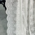 Tovaglia in pizzo bianco stile principessa con ricami floreali e bordo a festoni - 100*140cm / Bianco