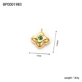 Gedetailleerd beeld van klaverhanger met groene steen en reliëftextuur - Gouden klaver met groene steen stijl (BP00019B3)