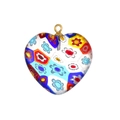 Dettaglio macro del ciondolo a cuore in vetro millefiori con motivi floreali colorati - Ciondolo Cuore Multicolore in Vetro Millefiori (CP3023B3)