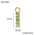 Dettaglio del ciondolo dorato con 4 zirconi da 0,9 cm di altezza per la creazione di gioielli - Barra a 4 Pietre - Verde Chiaro (BP3259B1)
