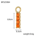 Dettaglio di un ciondolo a barra verticale da 0,9 cm con quattro zirconi arancioni - Barra a 4 Pietre - Arancione (BP3259B4)
