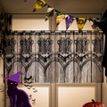 Mantovana di Halloween in pizzo nero con teschi pipistrelli e nappe decorative - 150*52 / Teschio Nero