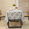 Mantel rectangular de poliéster con patrón de trébol gris y blanco para comedor moderno - Gris / 135x100