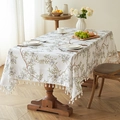 Mantel de lino sintético blanco con estampado floral y elegantes pompones suaves - 135*220 / Cian ahumado