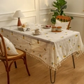 Camino de mesa de lino con estampado de piña amarilla y borlas blancas en ambiente acogedor - Bordado de Piña (Amarillo) / 60*60cm