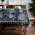 Vintage dunkelblaue Tischdecke mit weißen Blumenmustern und cremefarbenen Fransen - 150x100cm / Dunkelblau