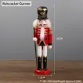Klassischer 30cm Nussknacker-Soldat aus Holz in roter Uniform auf rundem Sockel - Nussknacker Schütze