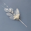 Vue détaillée de branches décoratives de Noël blanches ajourées avec paillettes et perles - 42cm / Blanc