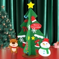 Dettaglio dell'albero di Natale 3D in feltro fai-da-te con pupazzo di neve e renne - Stile D